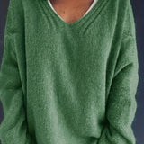 Plus Size Fall Oversized V-Neck Sweater for Curvy Figures - Cozy & Stylish Knitwear