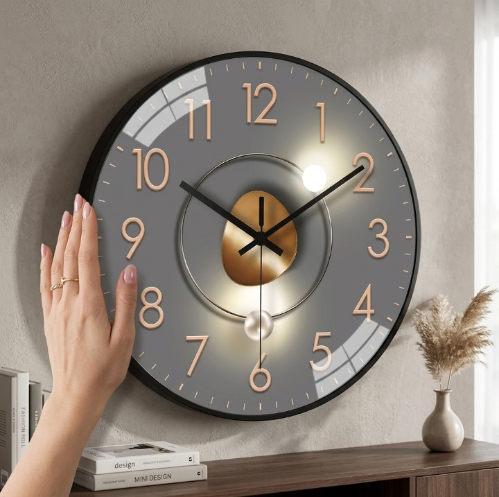 Silent Wall Clock 20cm – Glass Cover, Metal Hands & Silent Quartz Movement