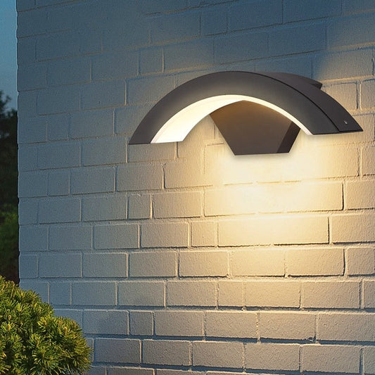 Outdoor Wall Light – LED, IP65 Waterproof &amp; Curved Aluminum Design