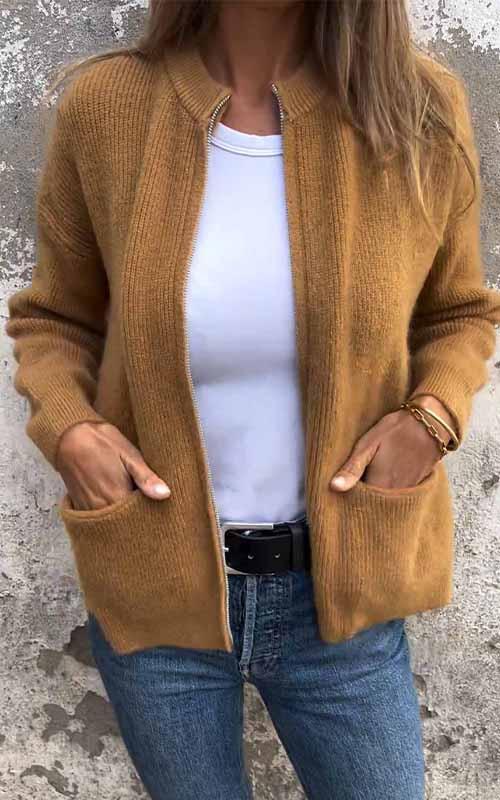 Enhanced Product Title: "Aurora Baumwollstrickjacke mit Reißverschluss – Bequeme und Stylische Damenjacke für Jede Gelegenheit" 

This title includes relevant keywords while also highlighting the product's key features and appeal.