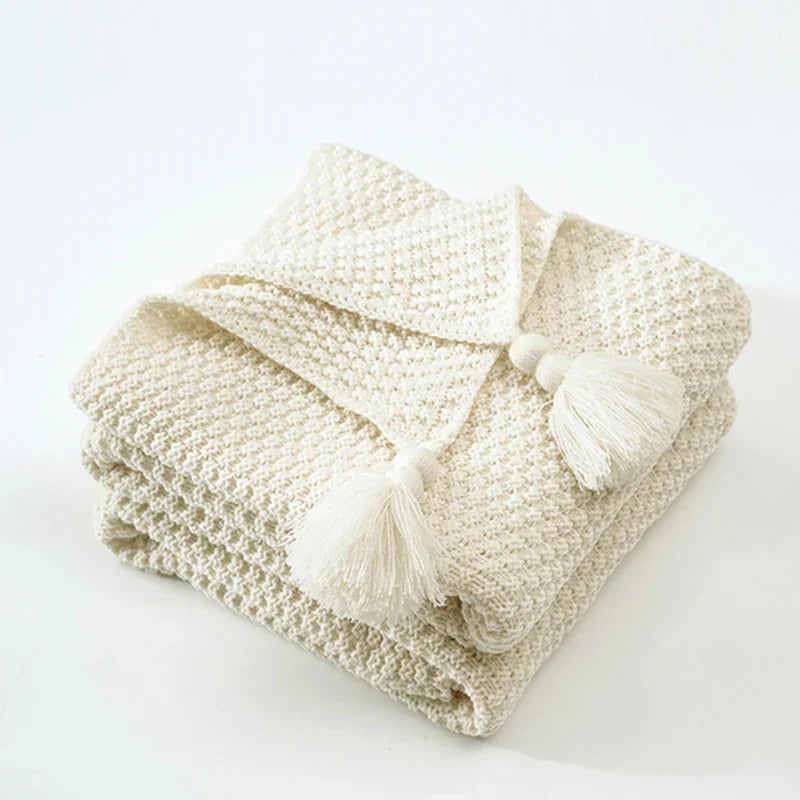 NordicCozy Knitted Wool Blanket with Tassels - Luxurious Softness & Warmth for Home Décor