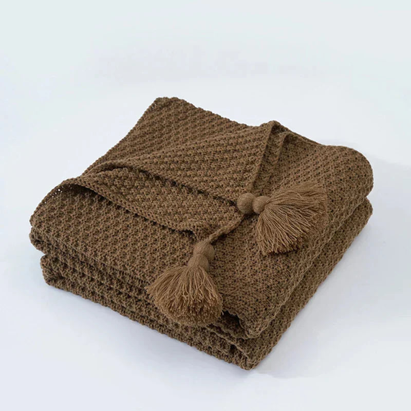 NordicCozy Knitted Wool Blanket with Tassels - Luxurious Softness & Warmth for Home Décor