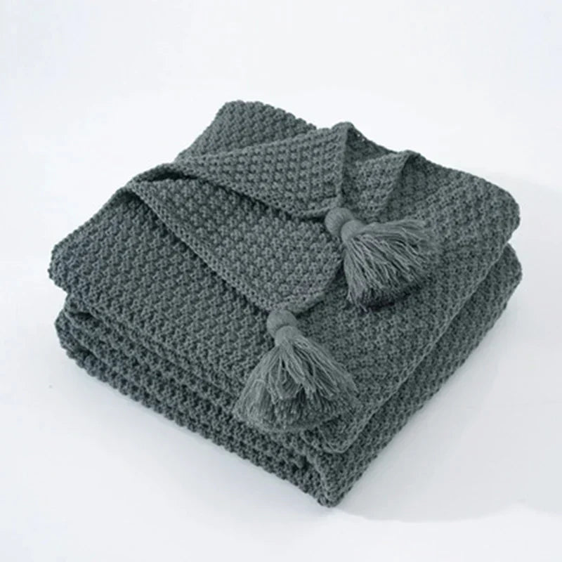 NordicCozy Knitted Wool Blanket with Tassels - Luxurious Softness & Warmth for Home Décor