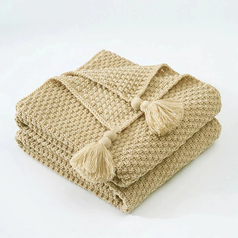 NordicCozy Knitted Wool Blanket with Tassels - Luxurious Softness & Warmth for Home Décor