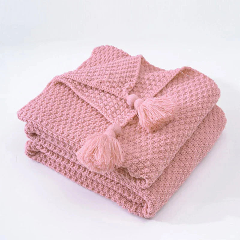 NordicCozy Knitted Wool Blanket with Tassels - Luxurious Softness & Warmth for Home Décor