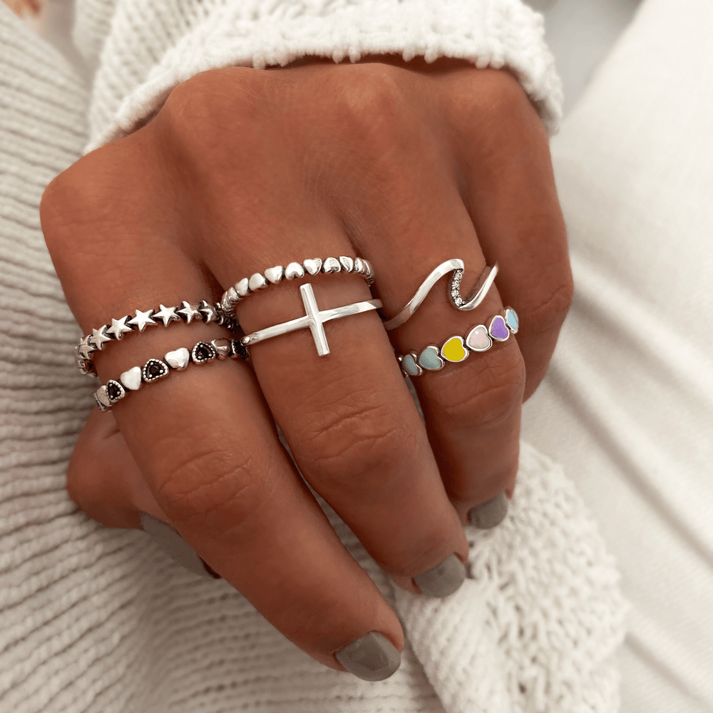 Amélie – Trendy Ring with Cross Detail