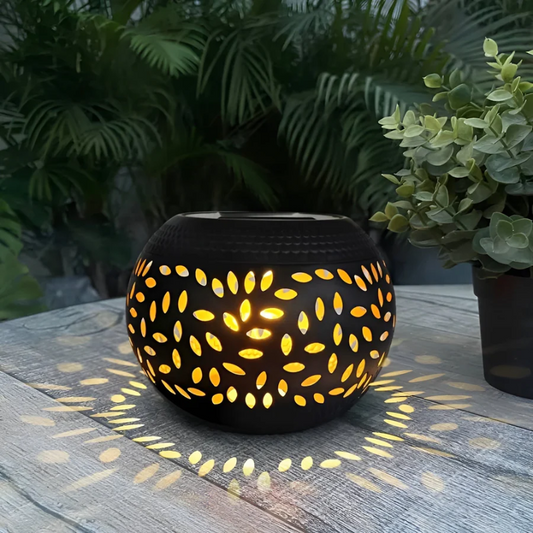 Solar Garden Light – Decorative Metal, Weatherproof & Outdoor Design