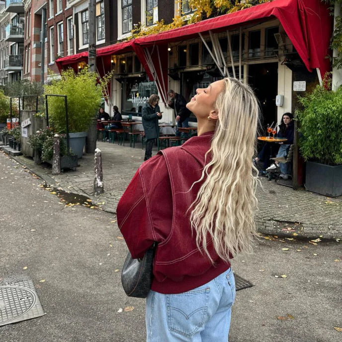 Enhanced Product Title: "Clara Damen Oversized Bomberjacke - Stylische und Bequeme Jacke für Damen" 

This title includes relevant keywords for better visibility while maintaining clarity and appeal.