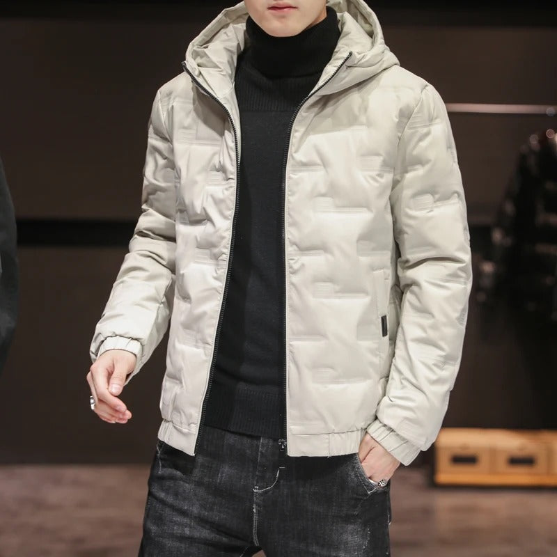 Optimized Product Title: "Elegante Herren Pufferjacke – Stylische Winterjacke für Herren, Warm & Bequem, Ideal für Outdoor-Aktivitäten" 

This title includes relevant keywords and phrases that can help improve visibility in Google Shopping searches while