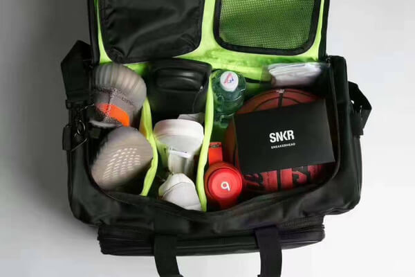 Water-Resistant Multi-Compartment Travel Bag for Sneakers & Gear - Perfect for Sports & Gym