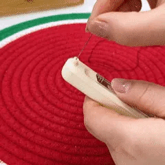 2-in-1 Needle Threader and Seam Ripper Tool for Effortless Sewing and Crafting
