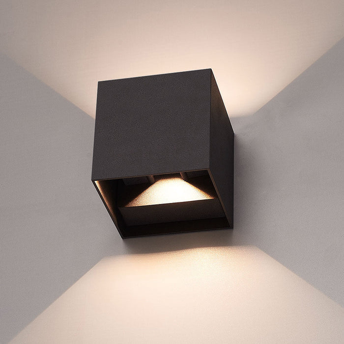 Cordless LED Wall Light with Motion Sensor – 3000K Warm White, USB Rechargeable & Magnetic Mount