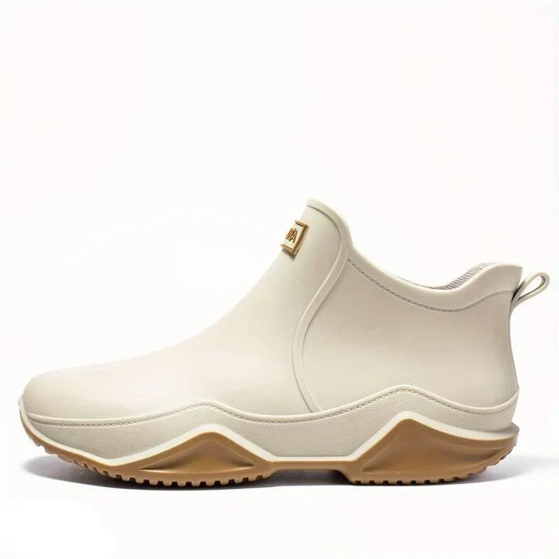 Women's ankle boots with clean upper, front view