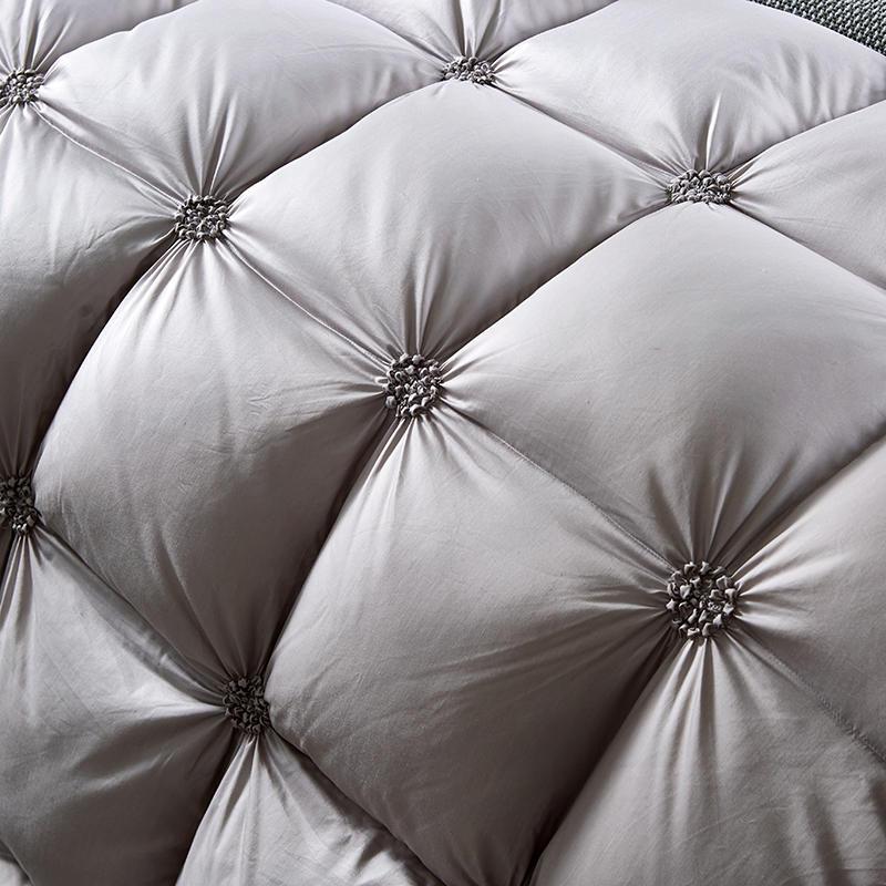 PlumeLux 100% Goose Down Piped Duvet - Luxurious Comfort & Warmth