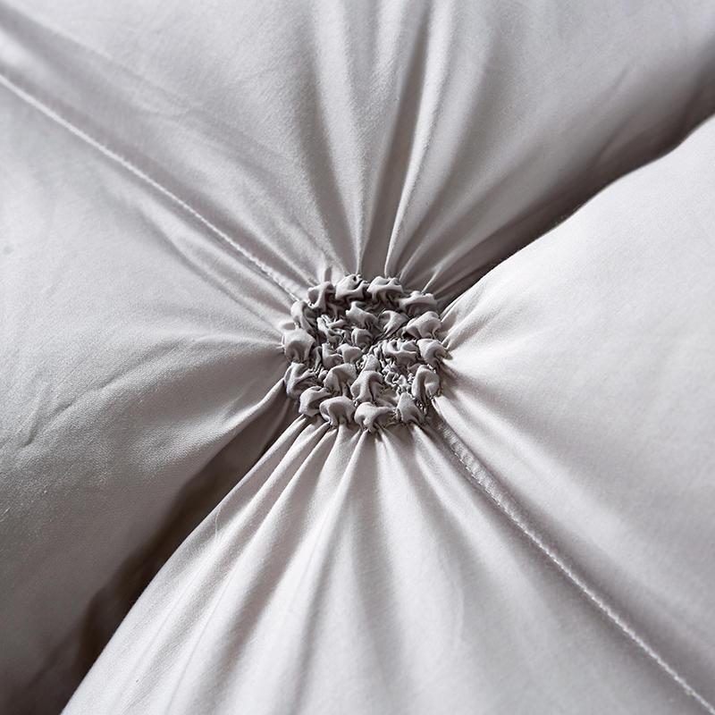 PlumeLux 100% Goose Down Piped Duvet - Luxurious Comfort & Warmth