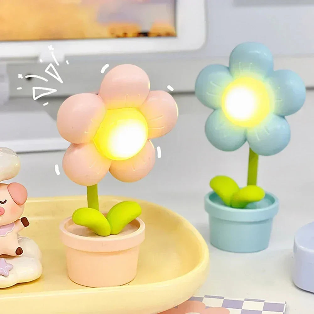 BlossomGlow Small Flower Relaxing Table Lamp - Elegant Floral Design for Soothing Ambiance