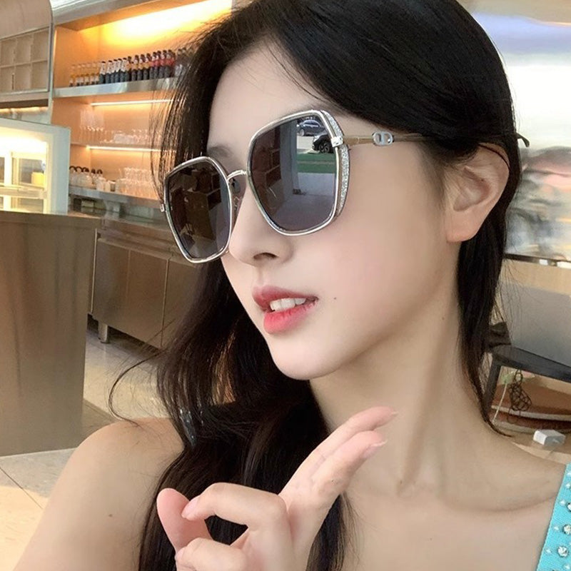 Oversized Polarized Sunglasses – UV Protection, 61mm Lens & Metal Frame