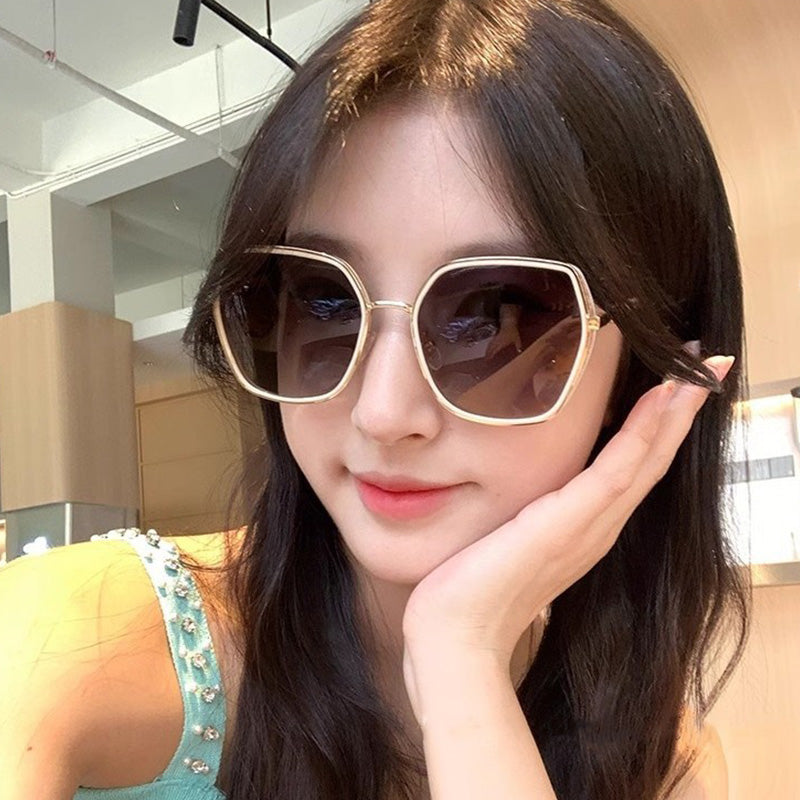 Oversized Polarized Sunglasses – UV Protection, 61mm Lens & Metal Frame