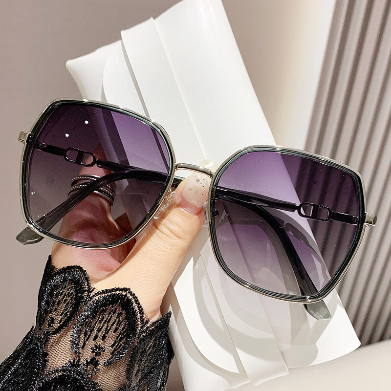 Oversized Polarized Sunglasses – UV Protection, 61mm Lens & Metal Frame