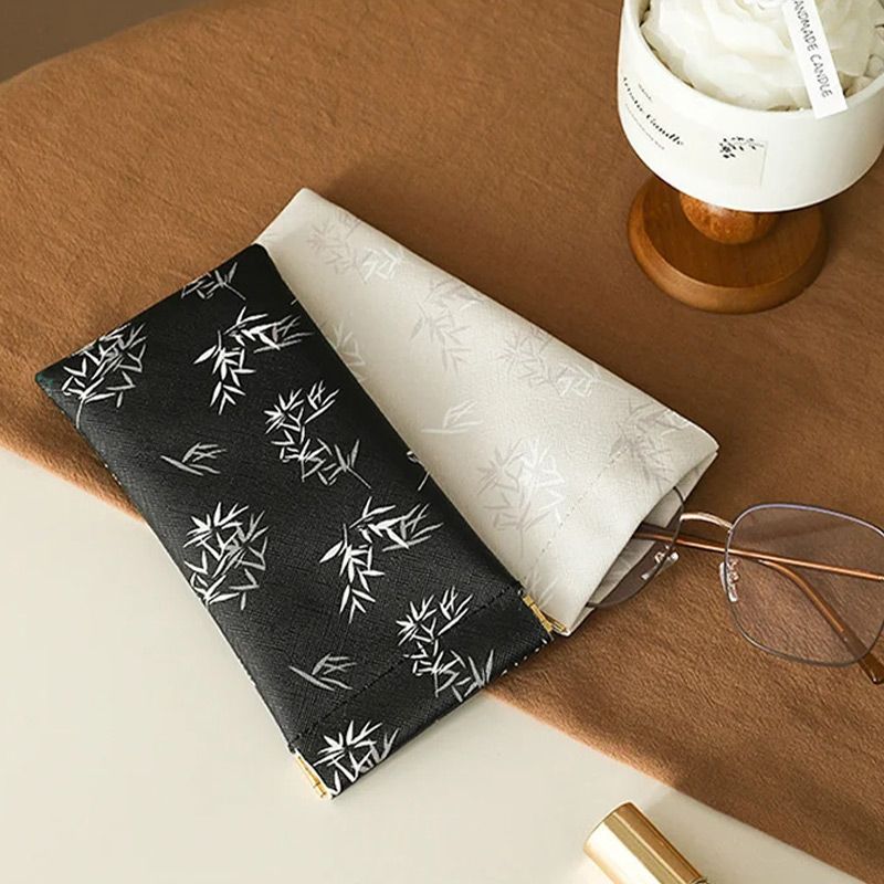 Self-Closing Eyeglasses Case – PVC Leather, Microfiber Lining & 18.5×9cm