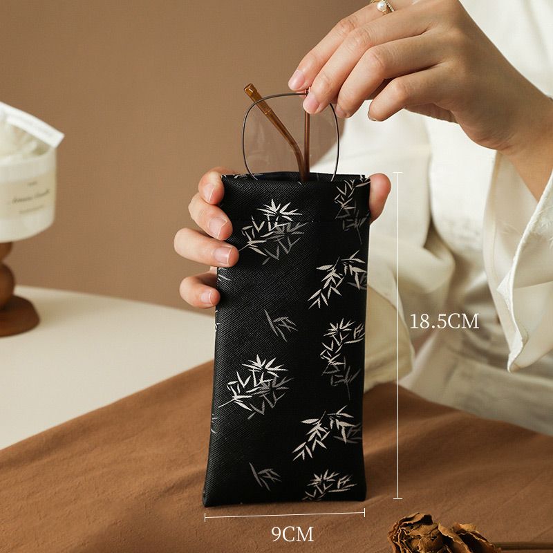 Self-Closing Eyeglasses Case – PVC Leather, Microfiber Lining & 18.5×9cm