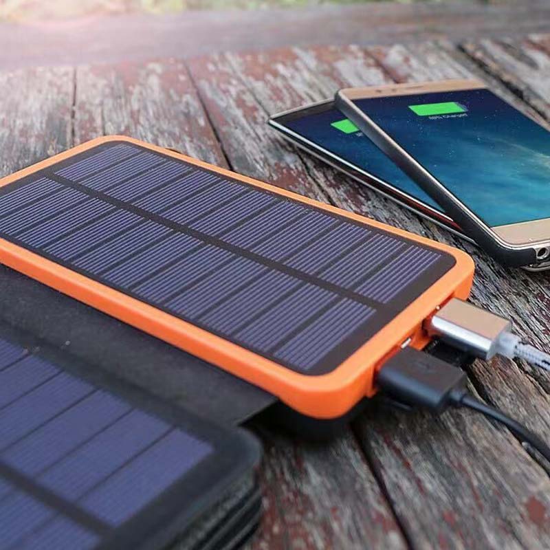 SunCore Solar Powerbank – 4 Panels, 3 USB Outputs