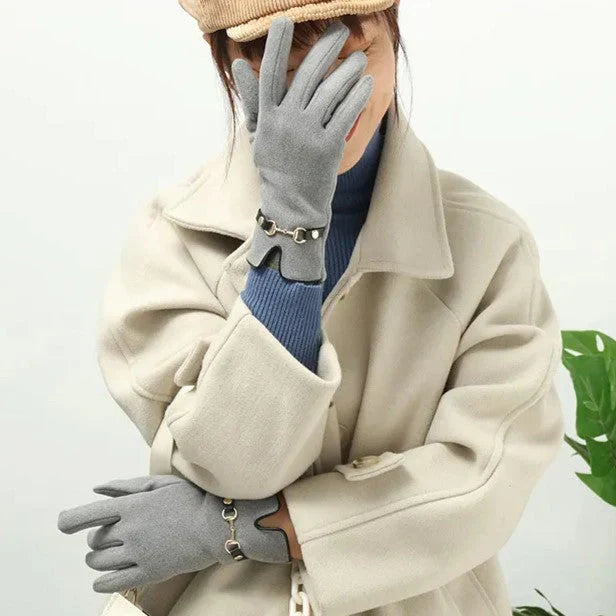 Amelia Women's Stylish Autumn & Winter Gloves - Cozy, Fashionable Handwear for Cold Weather