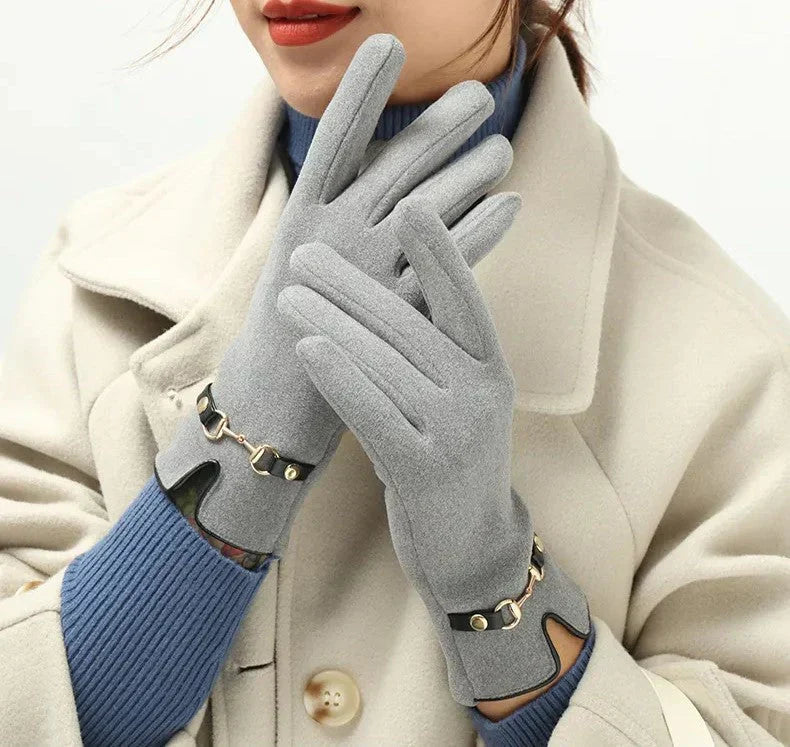 Amelia Women's Stylish Autumn & Winter Gloves - Cozy, Fashionable Handwear for Cold Weather