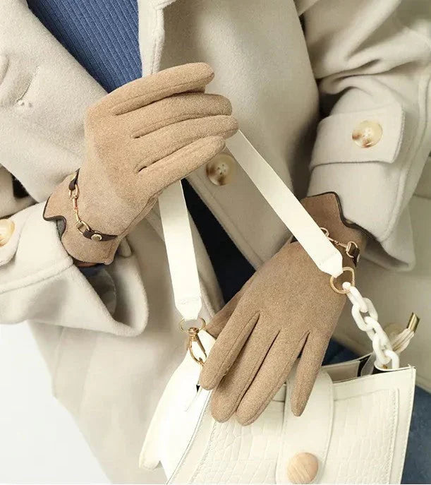 Amelia Women's Stylish Autumn & Winter Gloves - Cozy, Fashionable Handwear for Cold Weather