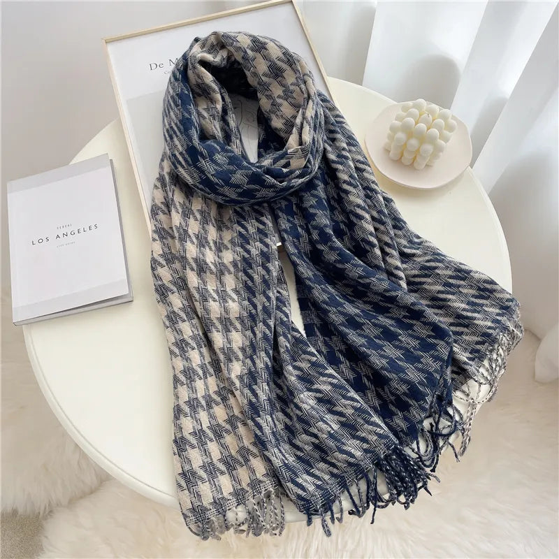 Chic Liora Women's Checked Scarf - Fashionable & Versatile Accessory