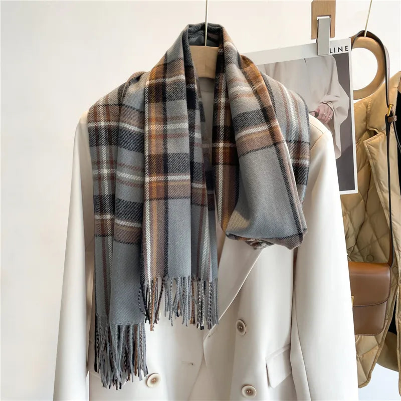 Chic Liora Women's Checked Scarf - Fashionable & Versatile Accessory