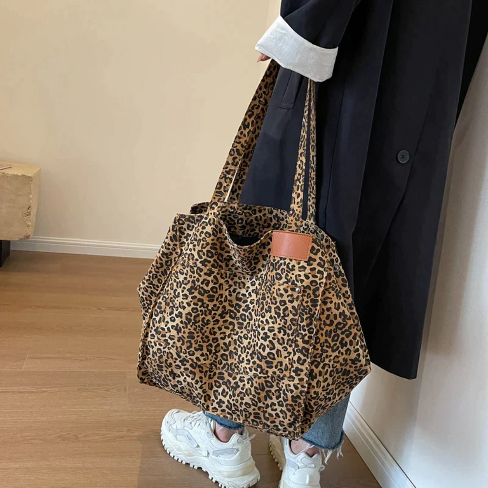WildElegance Leopard Print Handbag - Chic & Stylish Tote for Fashion-Forward Women