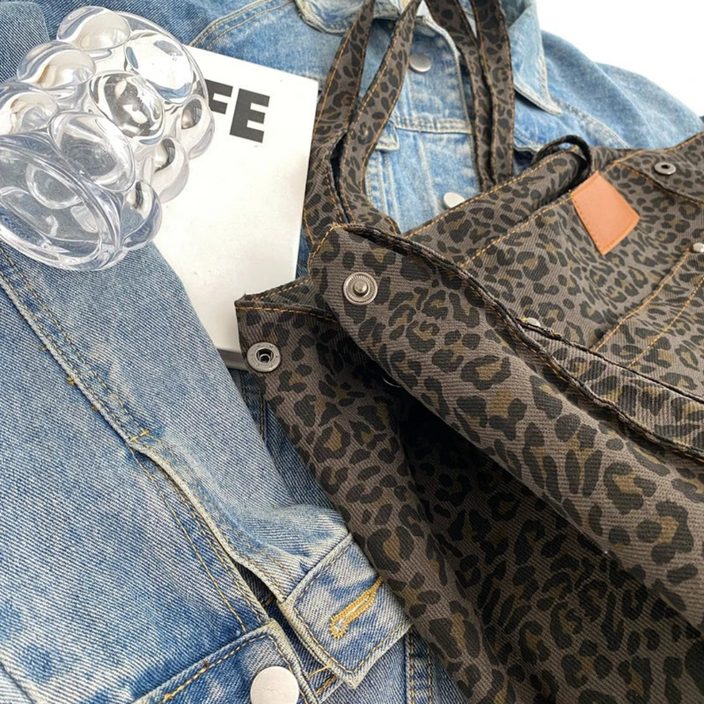 WildElegance Leopard Print Handbag - Chic & Stylish Tote for Fashion-Forward Women