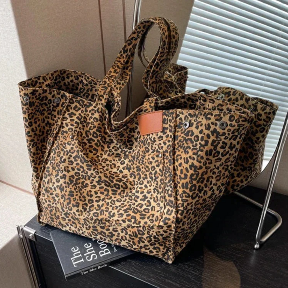 WildElegance Leopard Print Handbag - Chic & Stylish Tote for Fashion-Forward Women