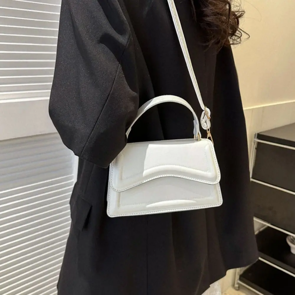 Luxurious Leather Shoulder Bags for Women - Stylish & Chic by LuxeClass