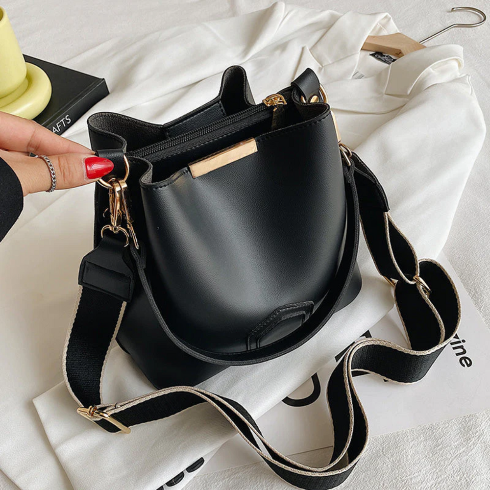 Elegant Premium Leather Shoulder Bag for Women - BellaViva | Chic & Durable Fashion Accessory