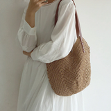 Chic Women's Shoulder Bag - BreezeWoven Fashionable Handbag for Everyday Use