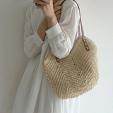Chic Women's Shoulder Bag - BreezeWoven Fashionable Handbag for Everyday Use