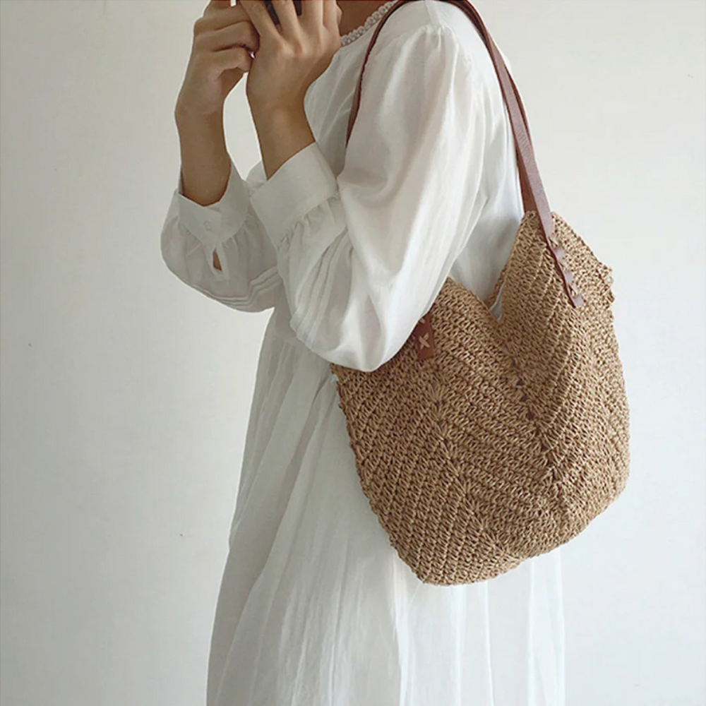 Chic Women's Shoulder Bag - BreezeWoven Fashionable Handbag for Everyday Use