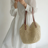 Chic Women's Shoulder Bag - BreezeWoven Fashionable Handbag for Everyday Use