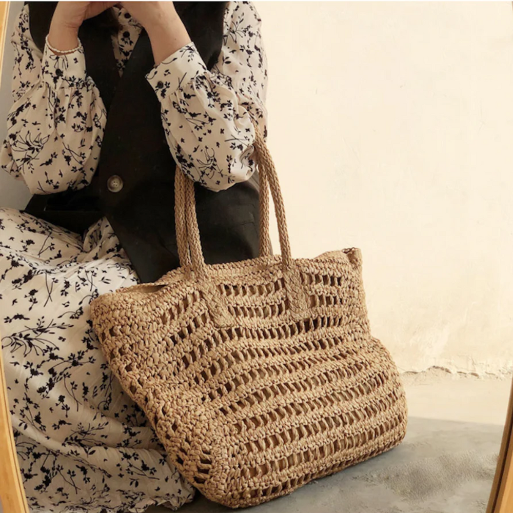 Chic Woven Handbag for Women - BreezeTote | Stylish & Versatile Tote Bag for Everyday Use