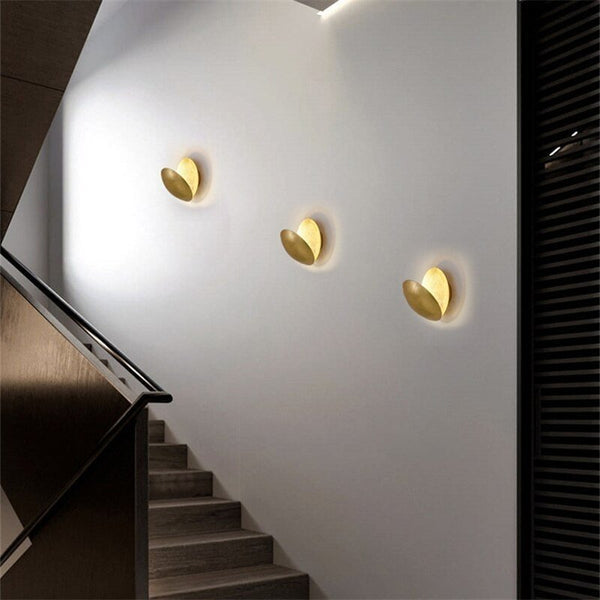 Wall Lamp with Magical Moonlight - Lunora