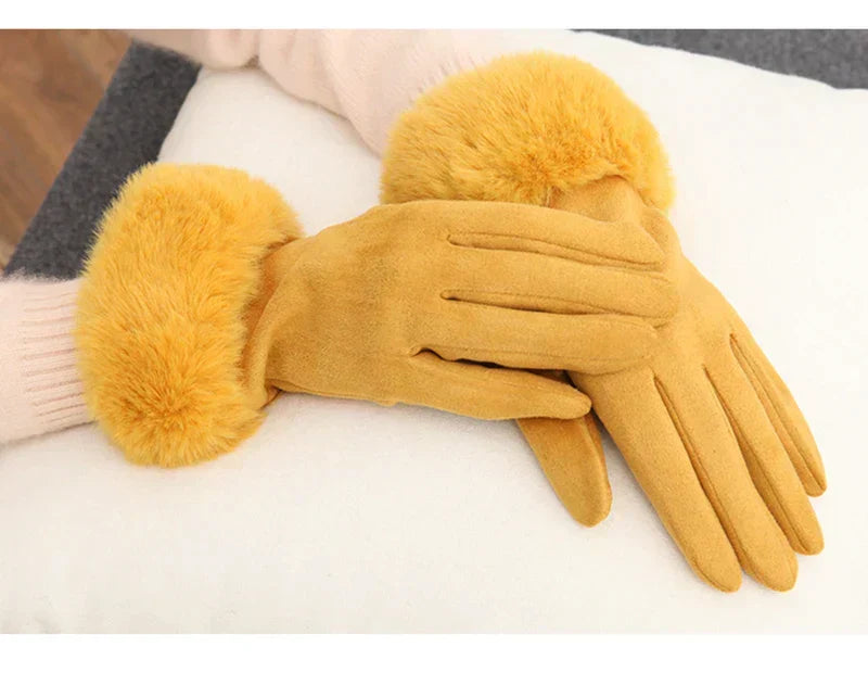 VelvetGlam Sweden Gloves with Luxurious Imitation Fur - Stylish Winter Fashion Accessory