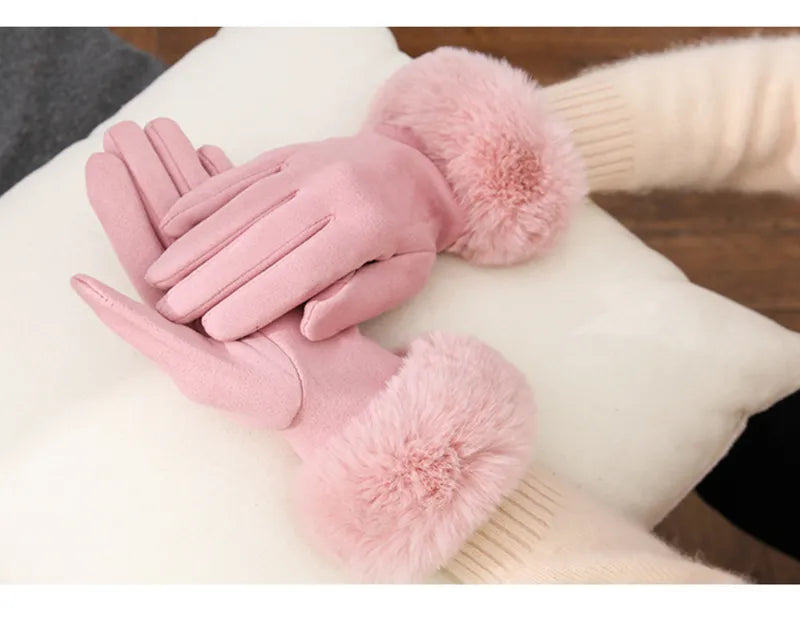 VelvetGlam Sweden Gloves with Luxurious Imitation Fur - Stylish Winter Fashion Accessory