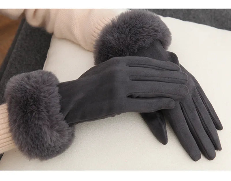 VelvetGlam Sweden Gloves with Luxurious Imitation Fur - Stylish Winter Fashion Accessory