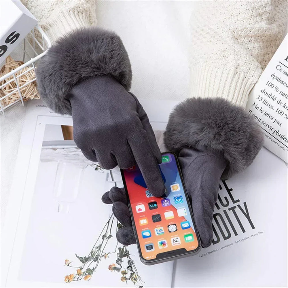 VelvetGlam Sweden Gloves with Luxurious Imitation Fur - Stylish Winter Fashion Accessory