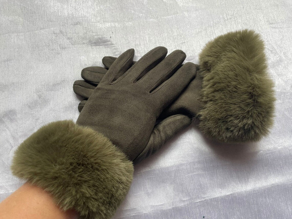 VelvetGlam Sweden Gloves with Luxurious Imitation Fur - Stylish Winter Fashion Accessory