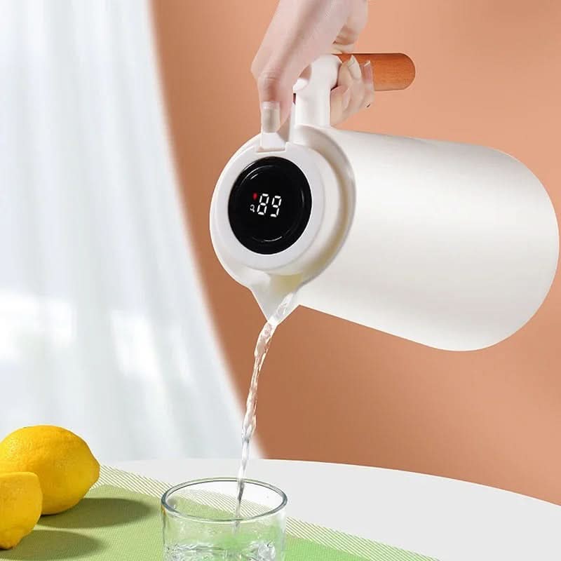 Optimized Product Title: "1L Thermoskanne mit Digitaler Temperaturanzeige - Perfekte Isolierung für Heiß- und Kaltgetränke" 

This title includes relevant keywords and highlights key features to improve visibility and appeal in Google Shopping.