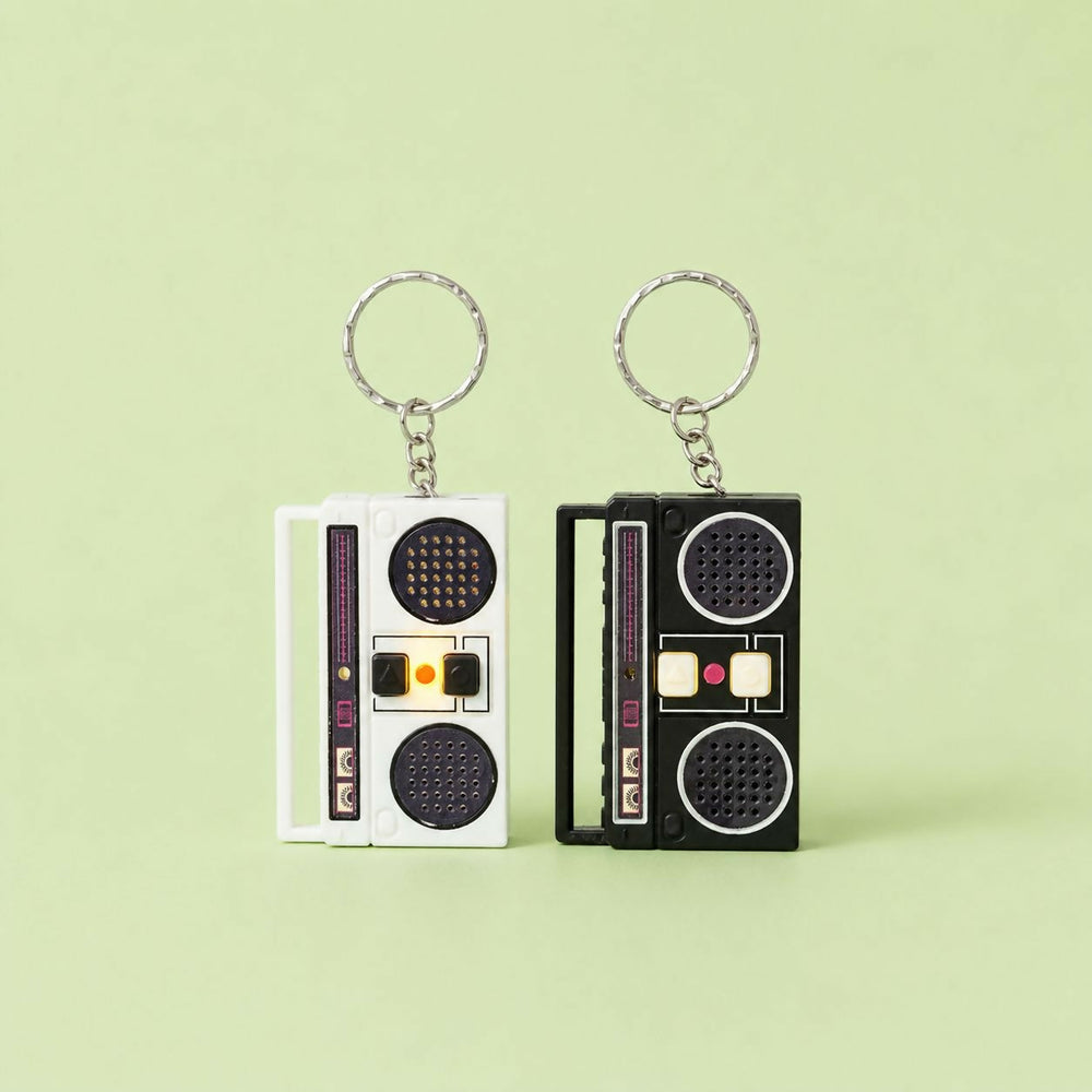 Mini Voice Recorder Keychain – Retro Radio Design, Record & Playback