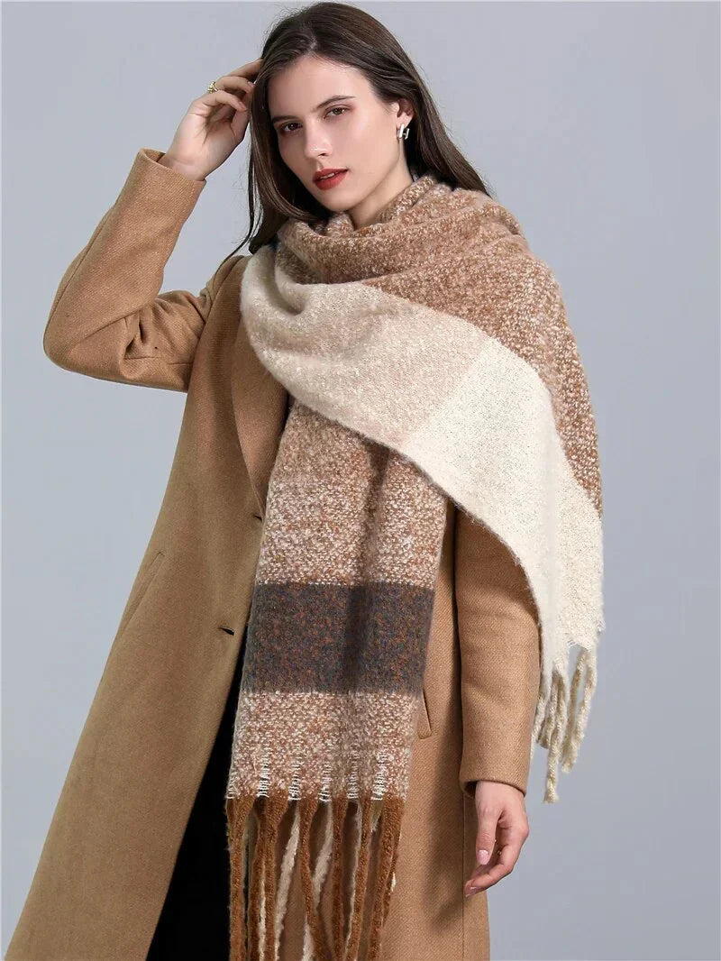 Elira Trendy Checked Women's Scarf - Stylish & Versatile Fashion Accessory